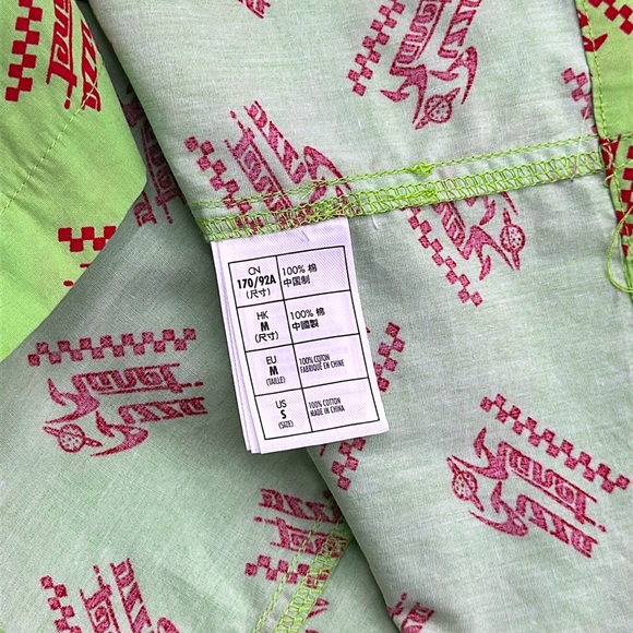 Disney “Pizza Planet” Green button-up Short Sleeve Shirt | Size: S - Picture 5 of 9